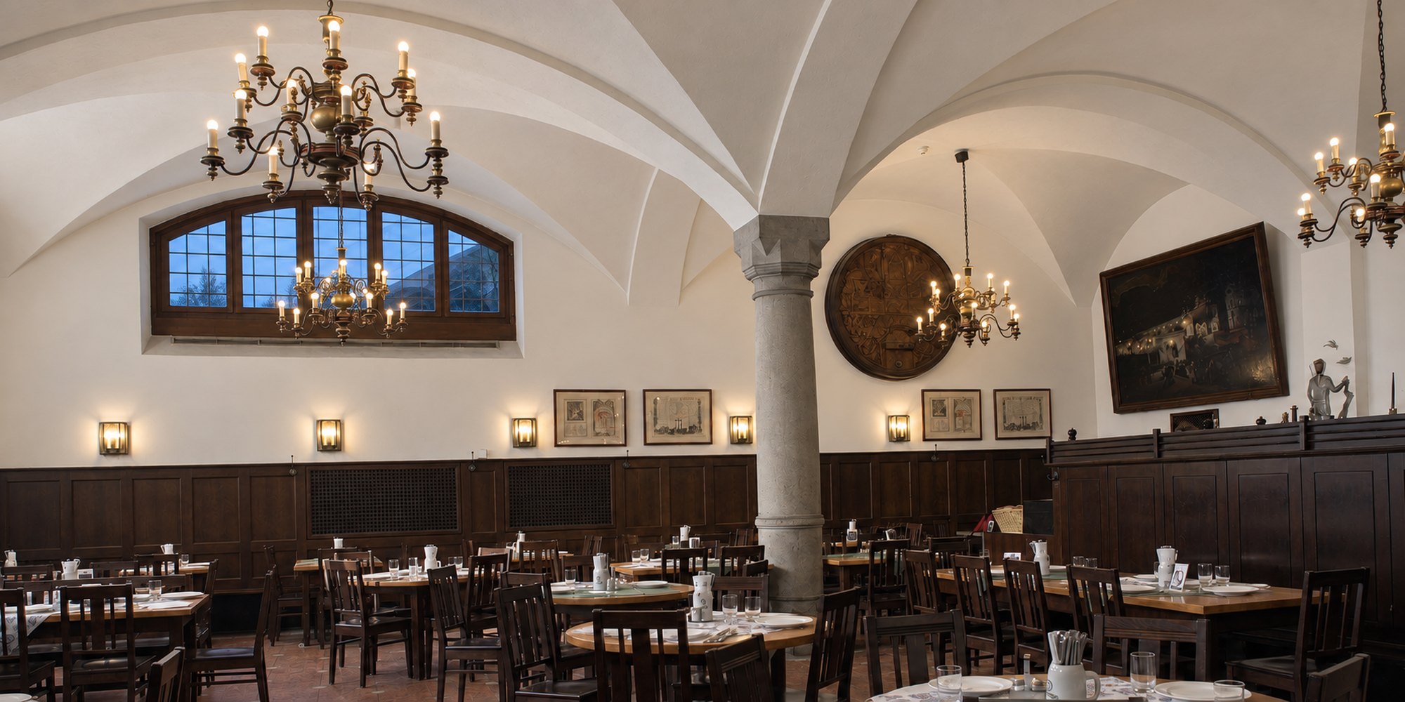 Der Gewölbesaal des Löwenbräukellers am Abend